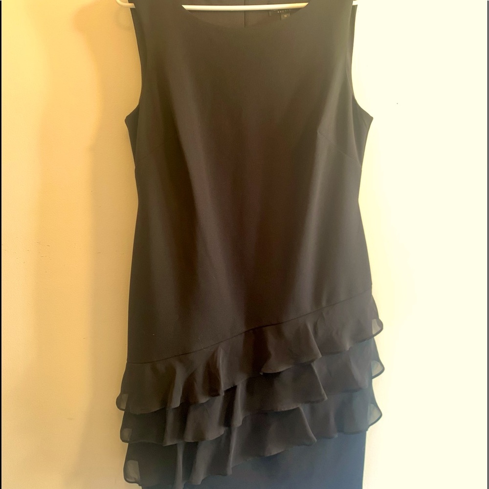 Like New!! Sleeveless, Ruffle Black Dress!